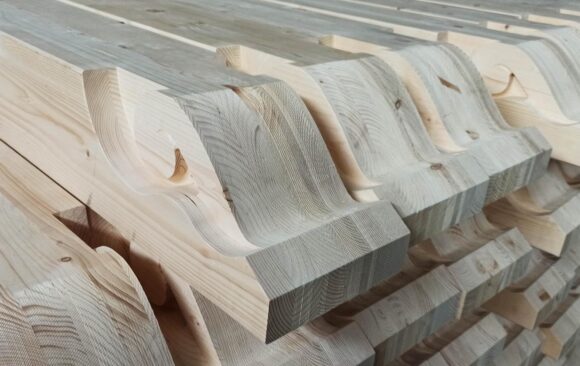 Realizacje: Drewniane podstawy wspornika wykonane za pomocą frezowania CNC