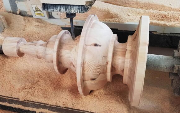 Realizacje: Obróbka CNC drewna na podzielnicy