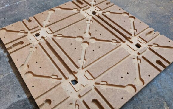 Realizacje: Frezowanie CNC podkładów z MDF